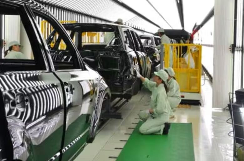 【2025最新】期間工の“リアルな実態”を公開｜年収・生活・口コミ・メーカー別特徴まで全まとめ