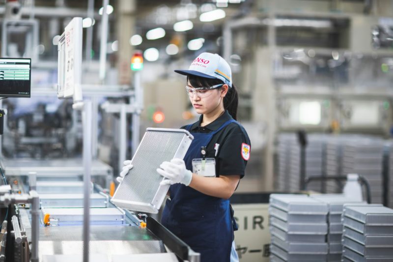 【2025最新】期間工の“リアルな実態”を公開｜年収・生活・口コミ・メーカー別特徴まで全まとめ