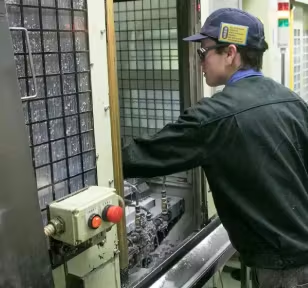 【2025最新】期間工の“リアルな実態”を公開｜年収・生活・口コミ・メーカー別特徴まで全まとめ